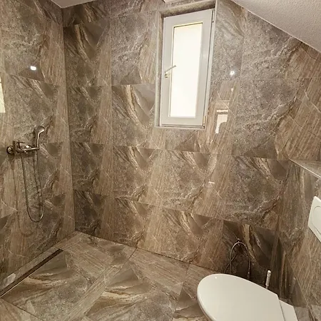 Lovely Near River Una / Fatima 1 דירה *
